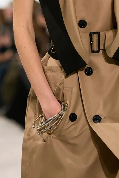 Look 13